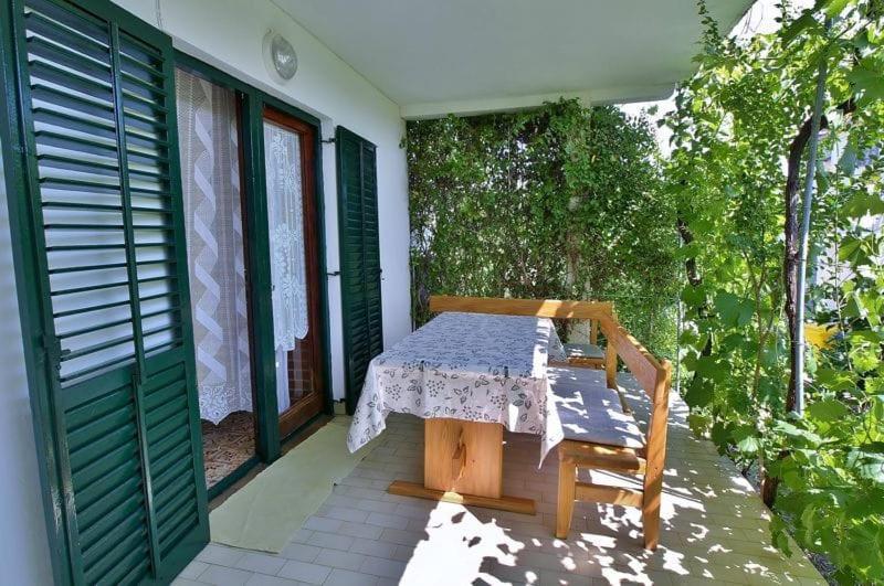Dada Apartments Lopar Εξωτερικό φωτογραφία